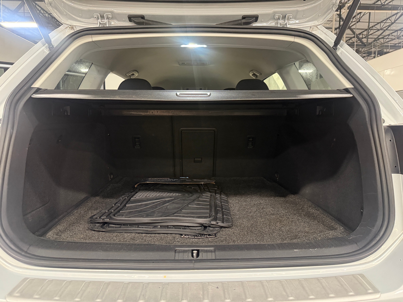 Thumbnail: 2019 Volkswagen e-Golf - 7