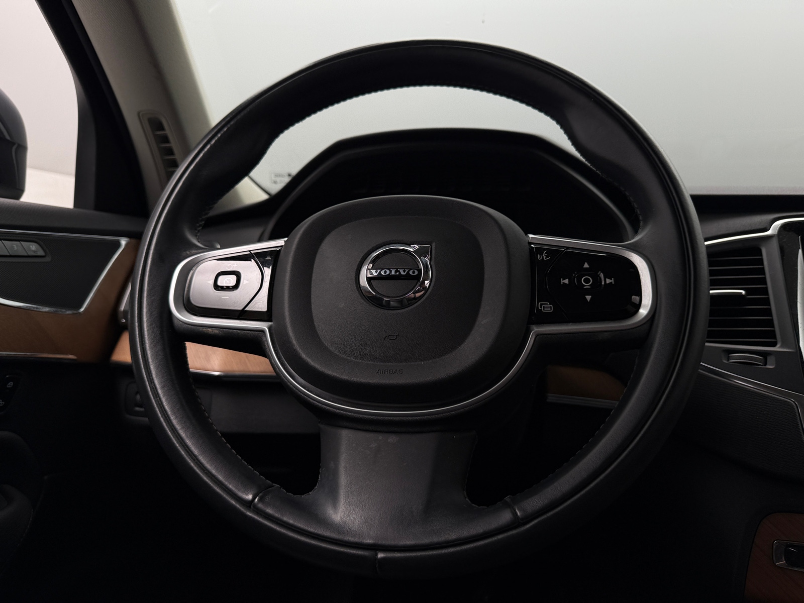 Thumbnail: 2021 Volvo XC90 - 4