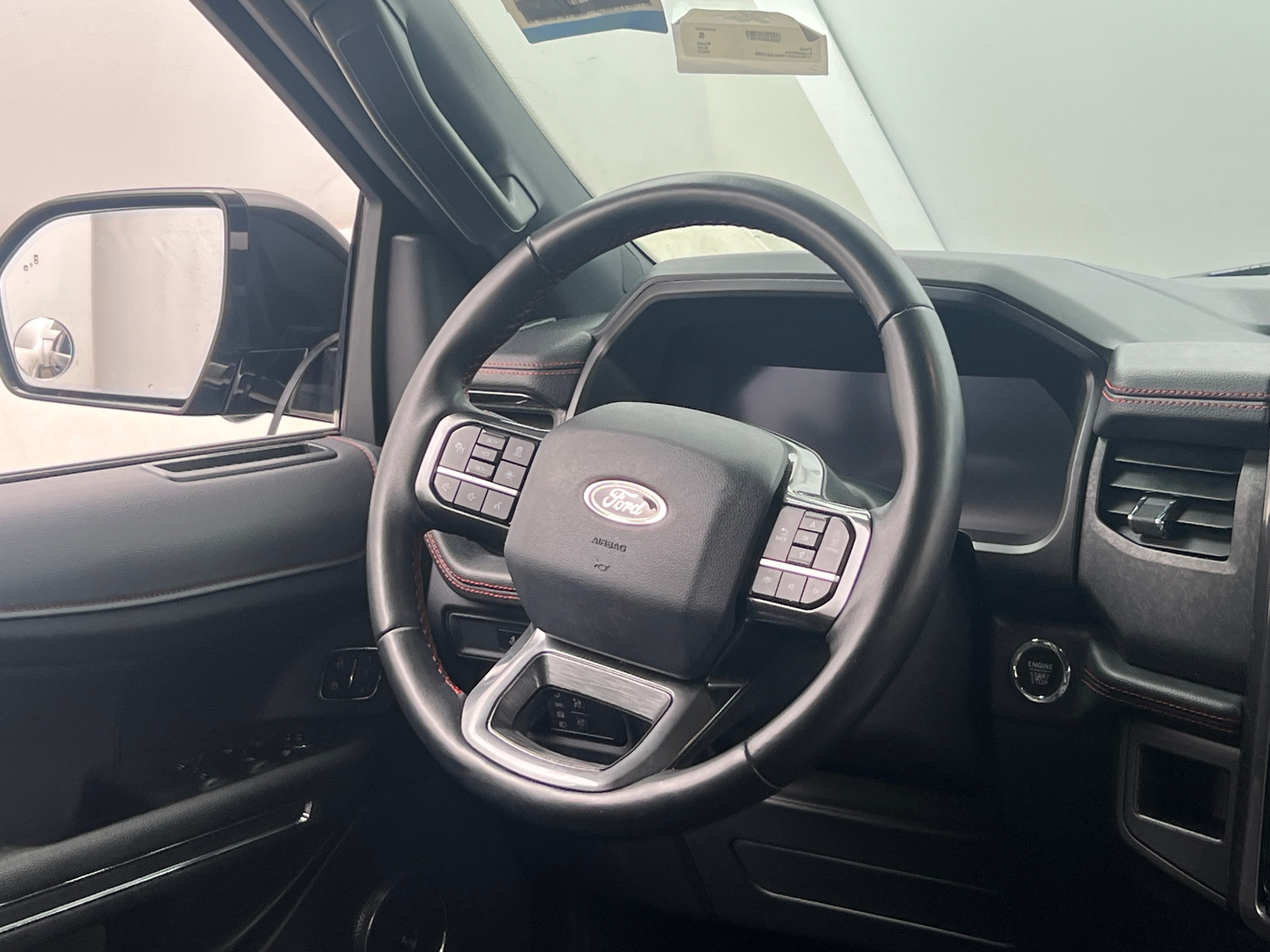 Thumbnail: 2022 Ford Expedition - 4