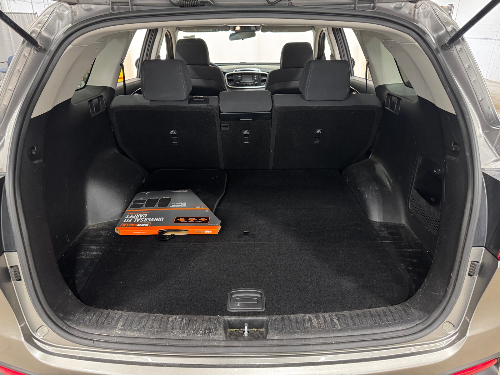 Thumbnail: 2017 Kia Sorento - 7