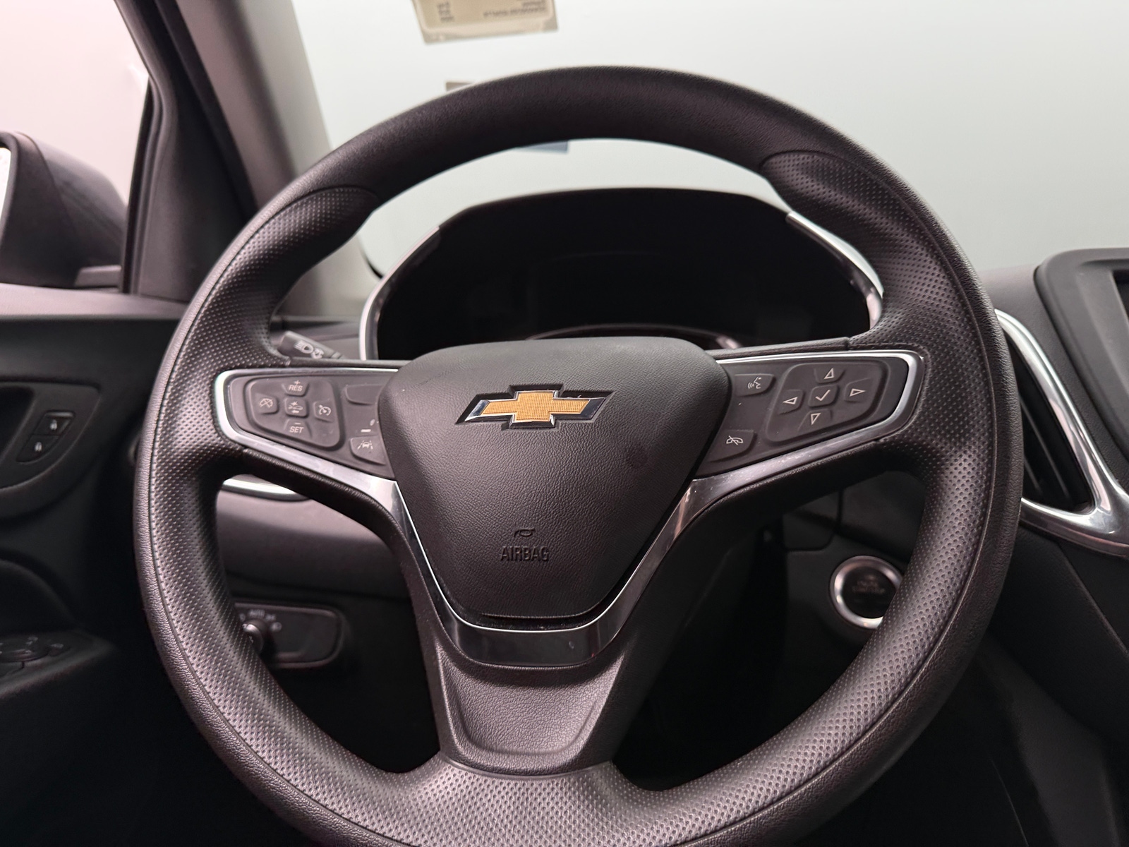 Thumbnail: 2020 Chevrolet Equinox - 5