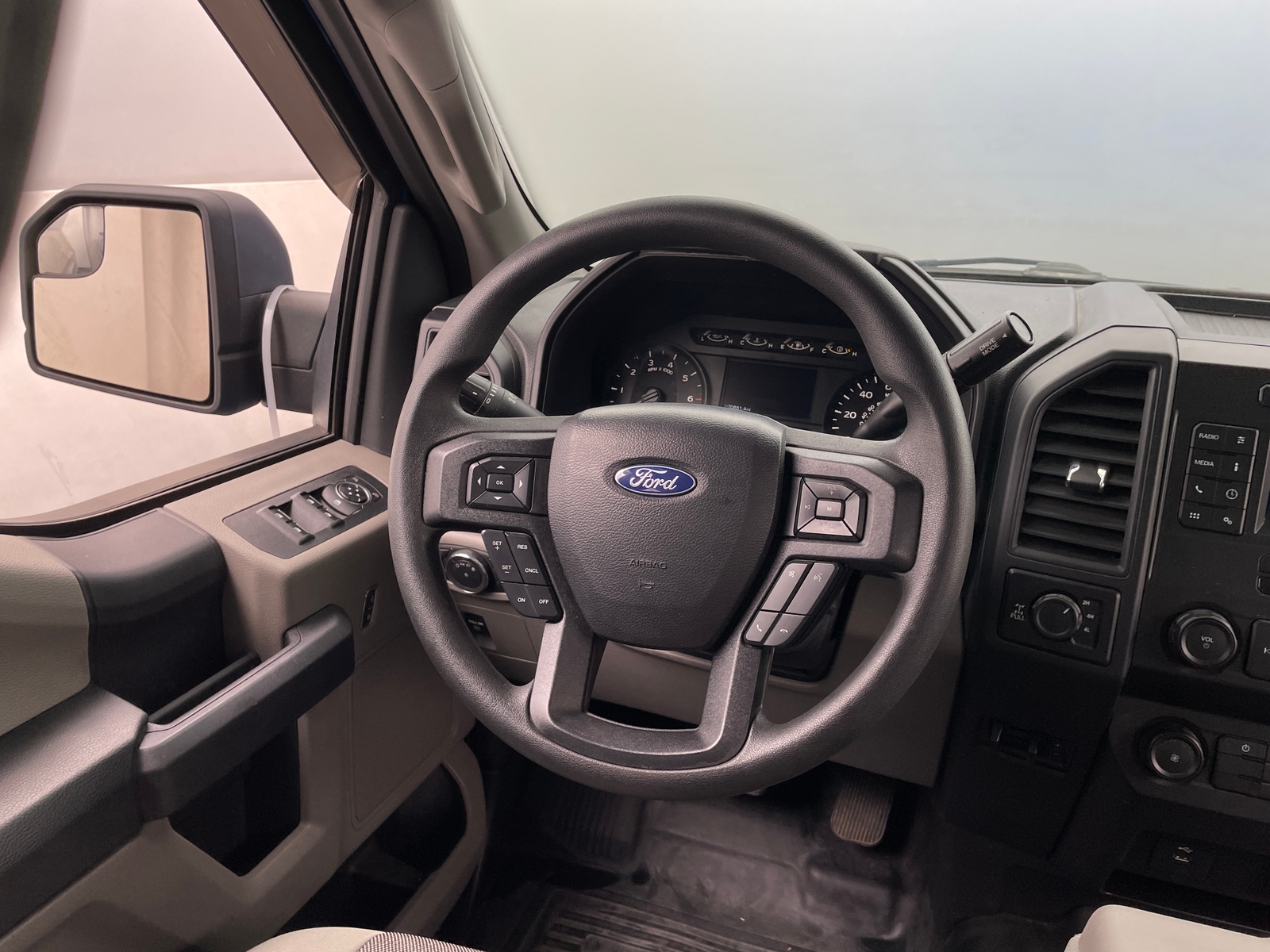 Thumbnail: 2019 Ford Econoline - 5