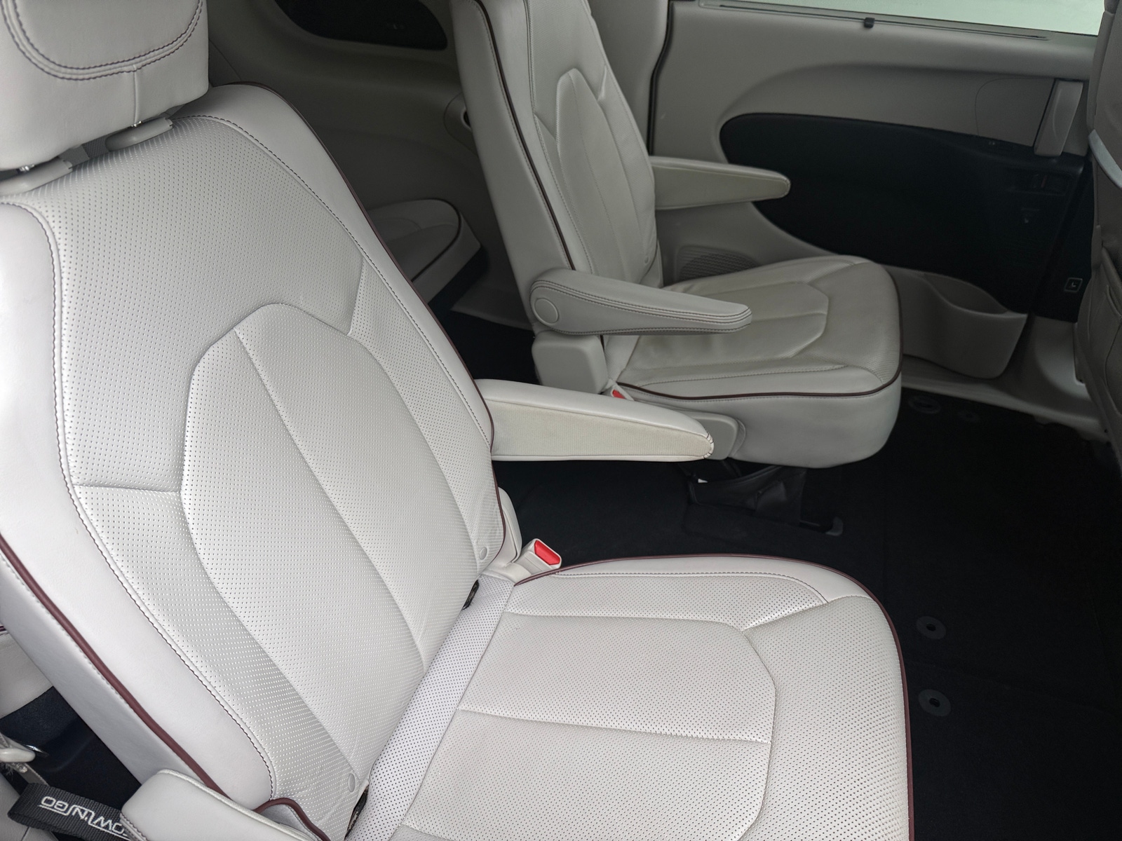 Thumbnail: 2017 Chrysler Pacifica - 5