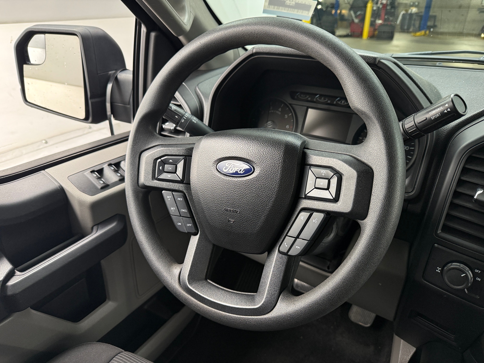 Thumbnail: 2017 Ford Econoline - 5