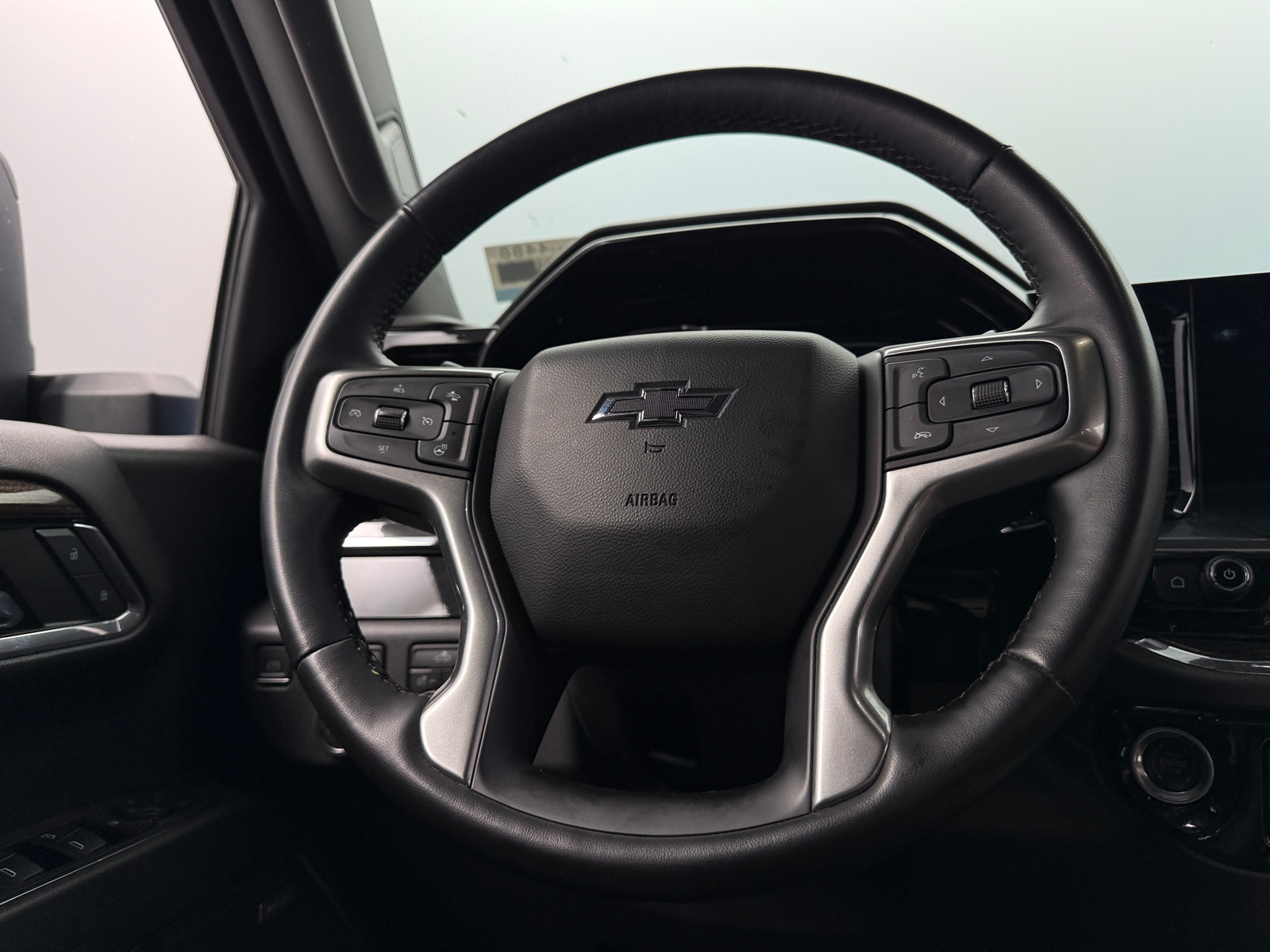 Thumbnail: 2023 Chevrolet Silverado 1500 - 5