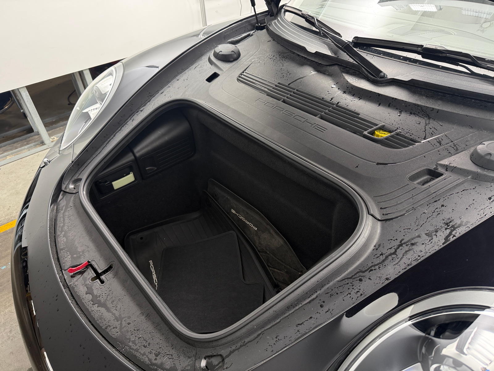 Thumbnail: 2015 Porsche 911 - 4