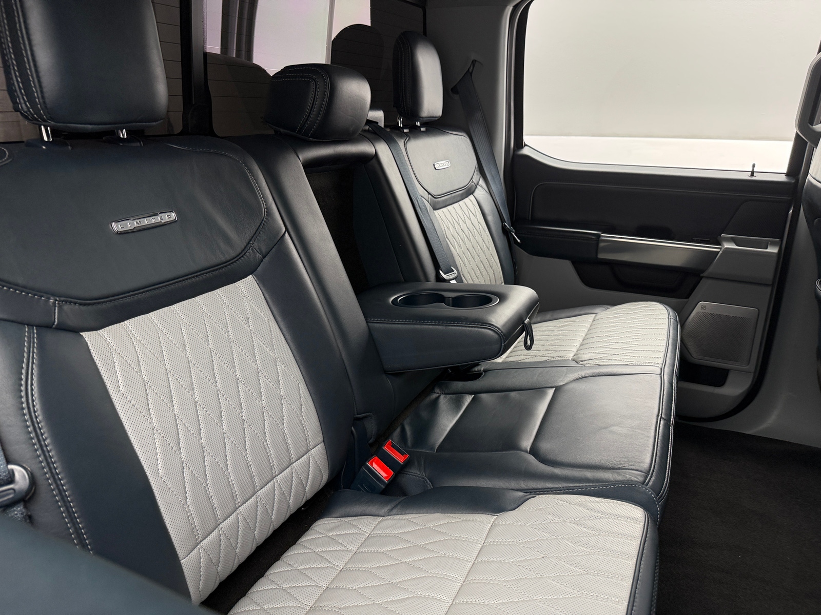 Thumbnail: 2022 Ford Econoline - 5