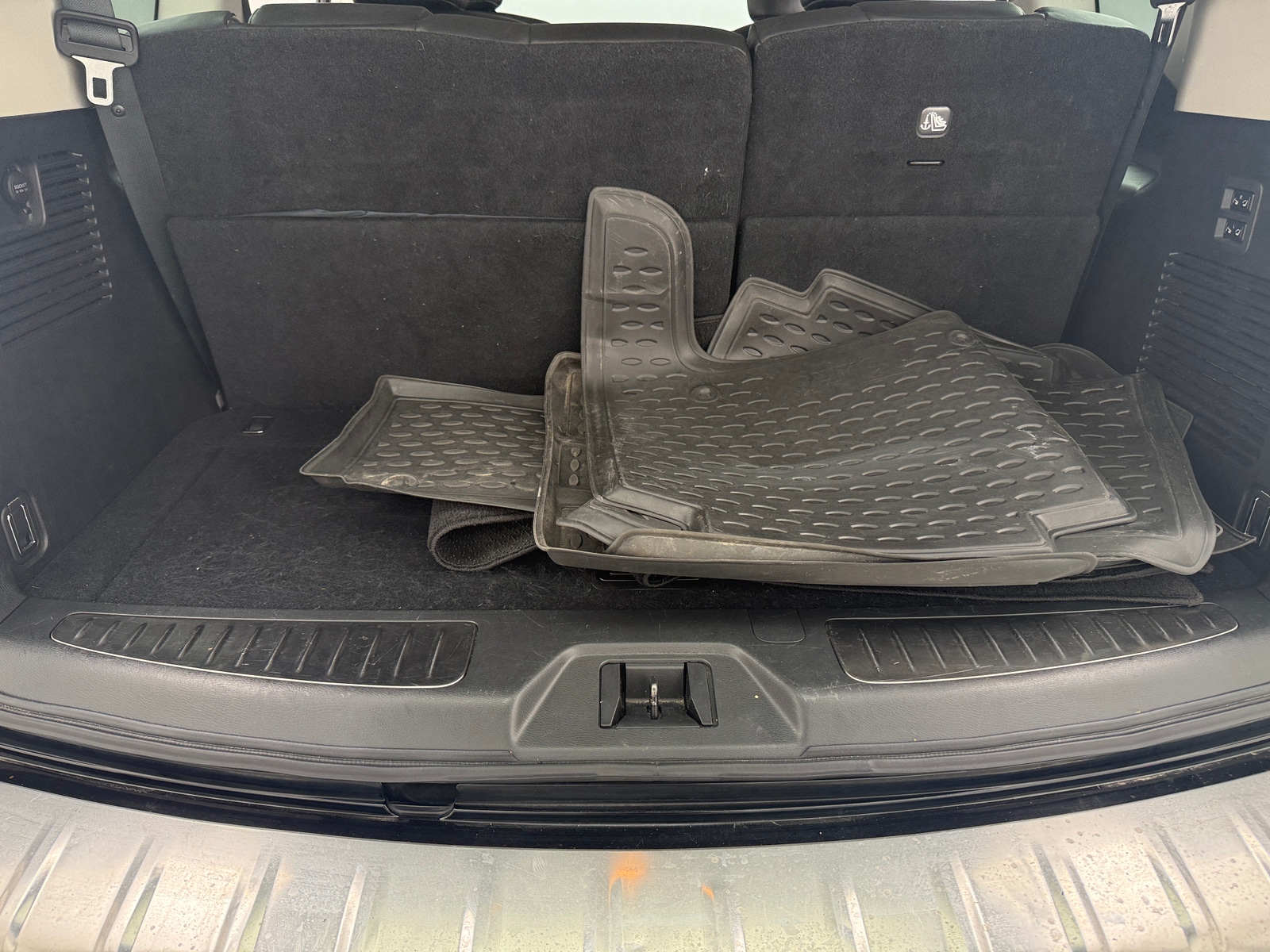 Thumbnail: 2021 INFINITI QX80 - 6