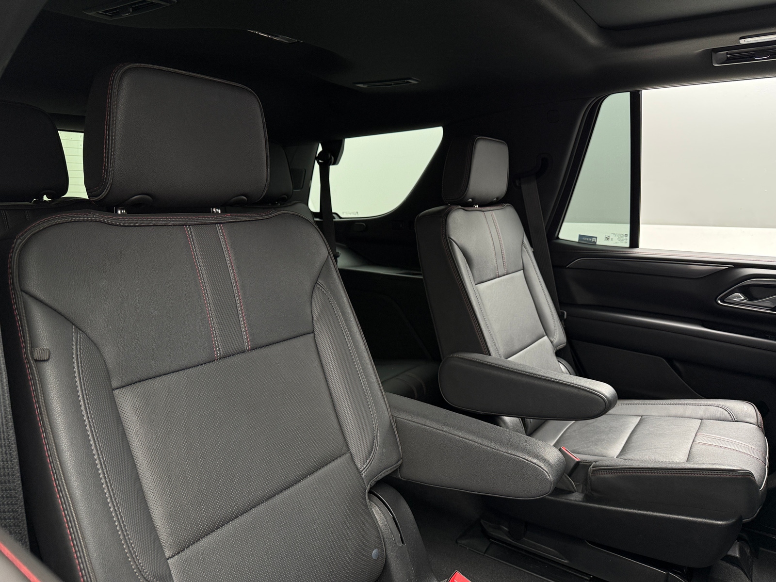 Thumbnail: 2023 Chevrolet Tahoe - 5