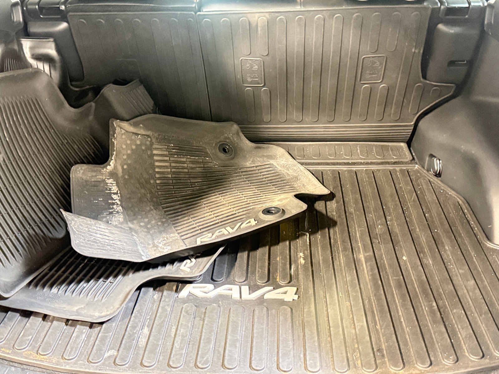 Thumbnail: 2021 Toyota RAV4 - 7