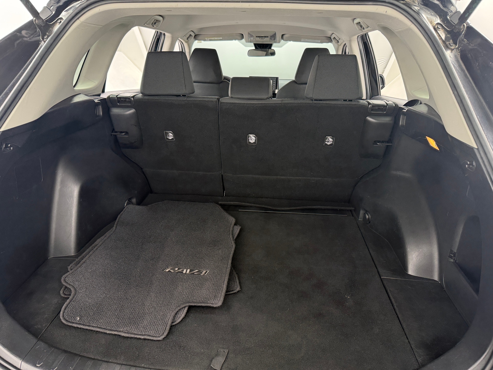 Thumbnail: 2021 Toyota RAV4 - 7