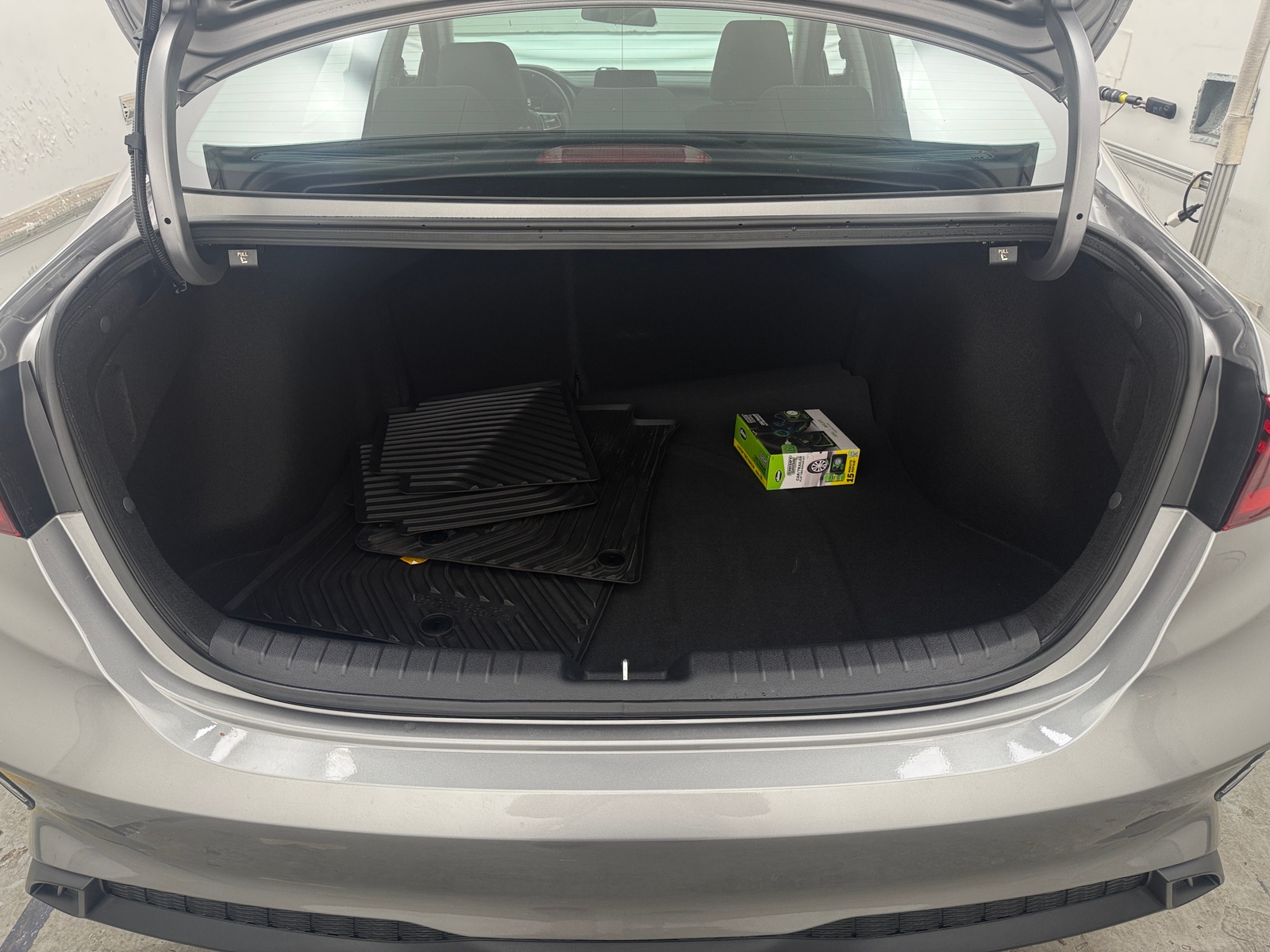 Thumbnail: 2023 Kia Forte - 7