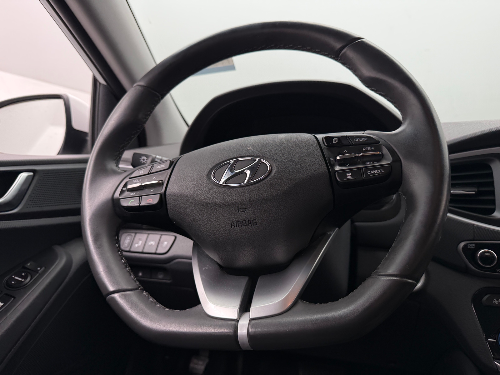 Thumbnail: 2019 Hyundai Ioniq - 5