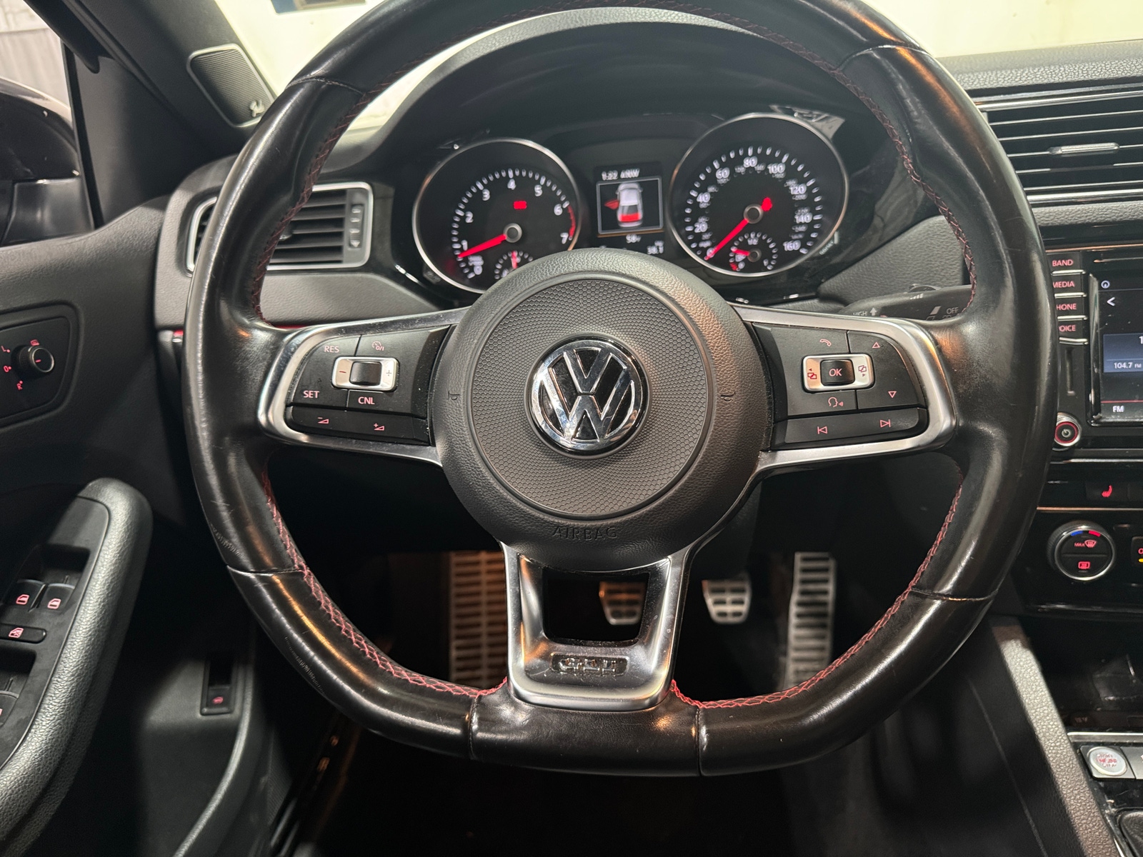 Thumbnail: 2017 Volkswagen Jetta - 4