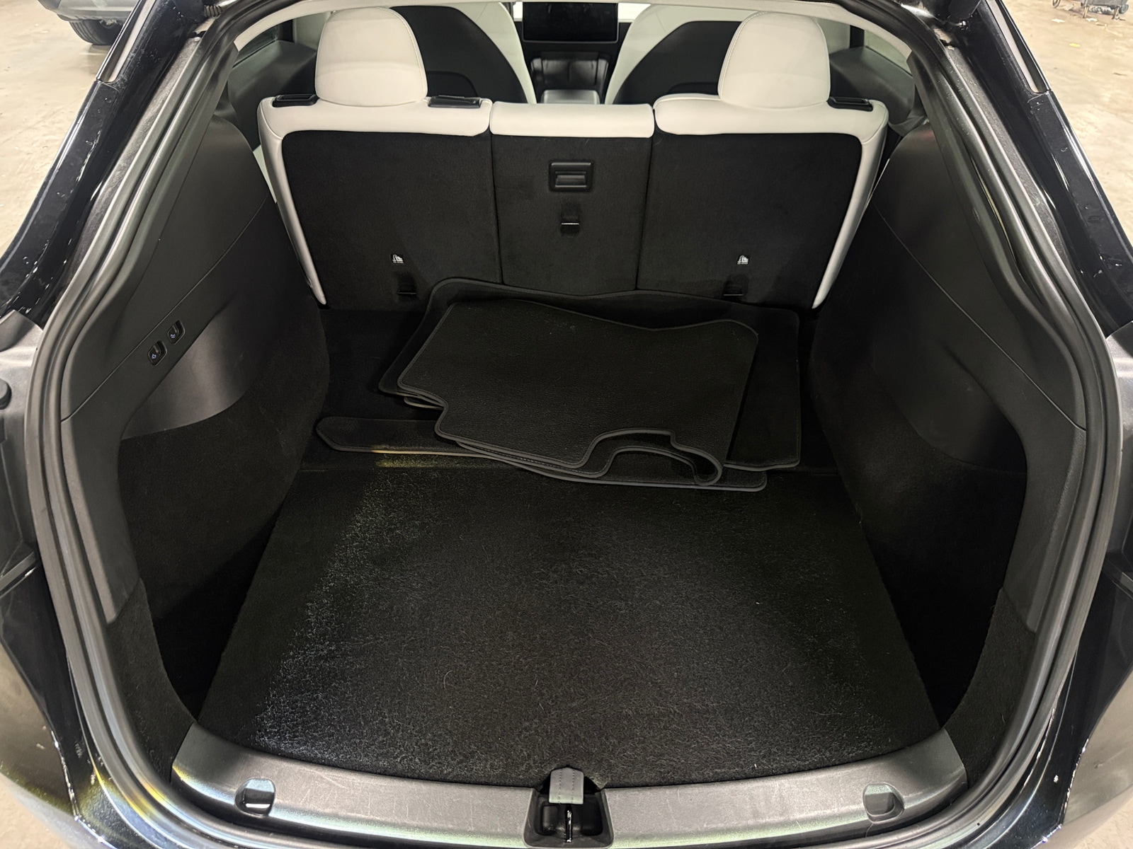 Thumbnail: 2022 Tesla Model Y - 6