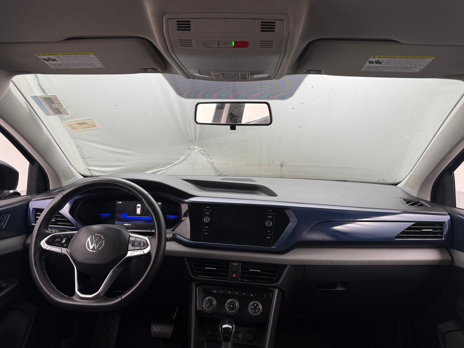 Thumbnail: 2022 Volkswagen Taos - 3