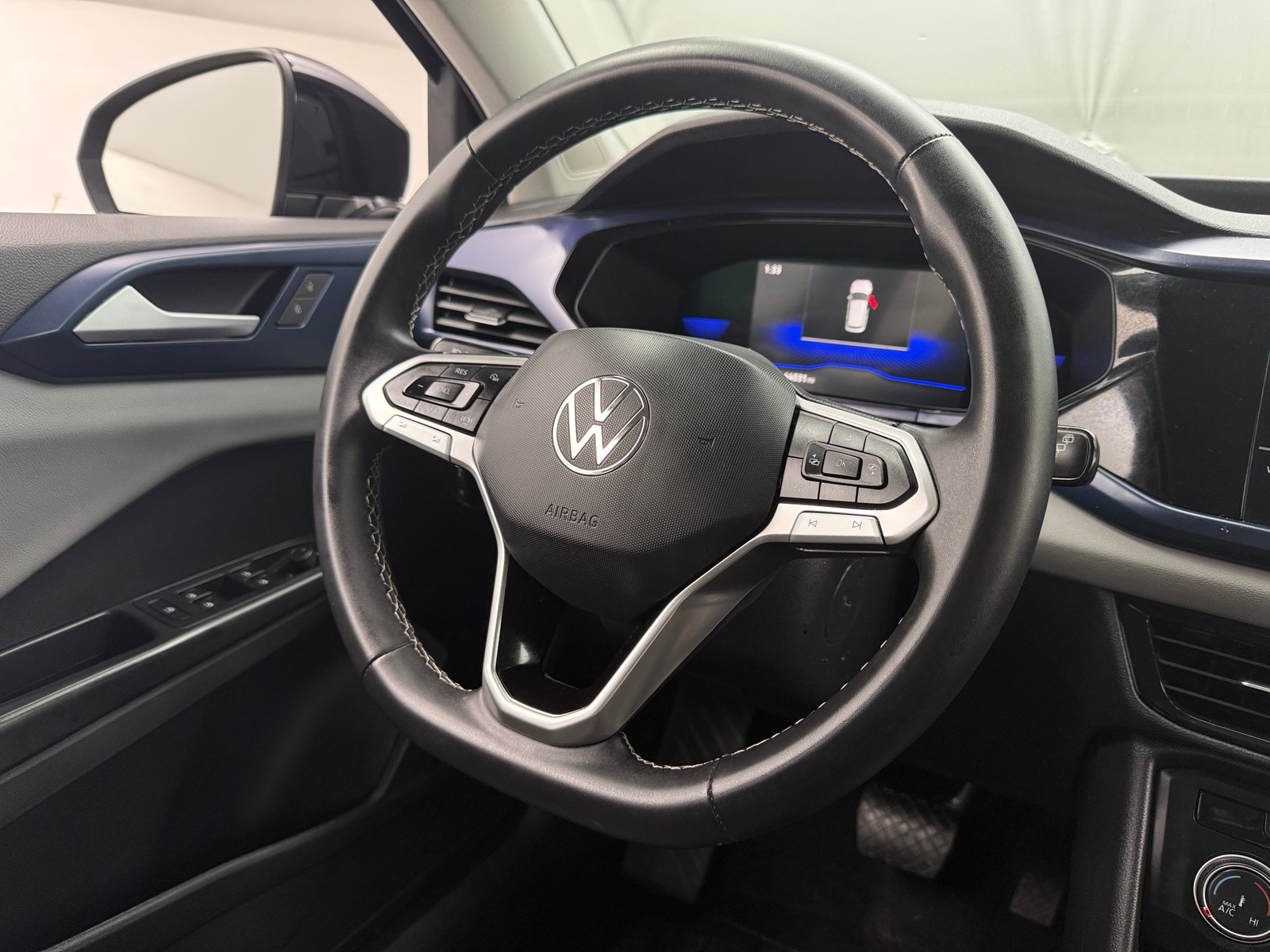 Thumbnail: 2022 Volkswagen Taos - 5