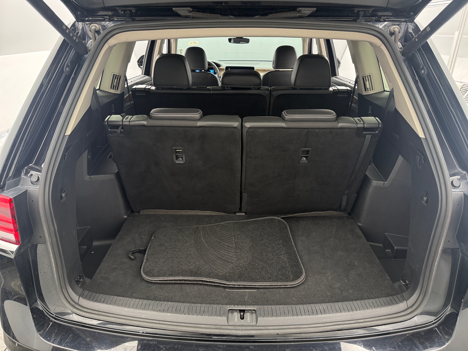 Thumbnail: 2024 Volkswagen Atlas - 6