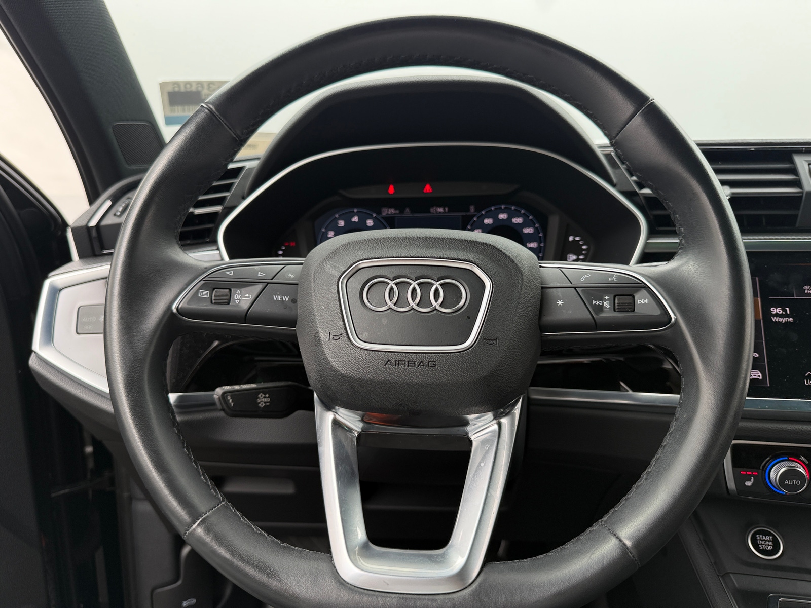 Thumbnail: 2023 Audi Q3 - 4