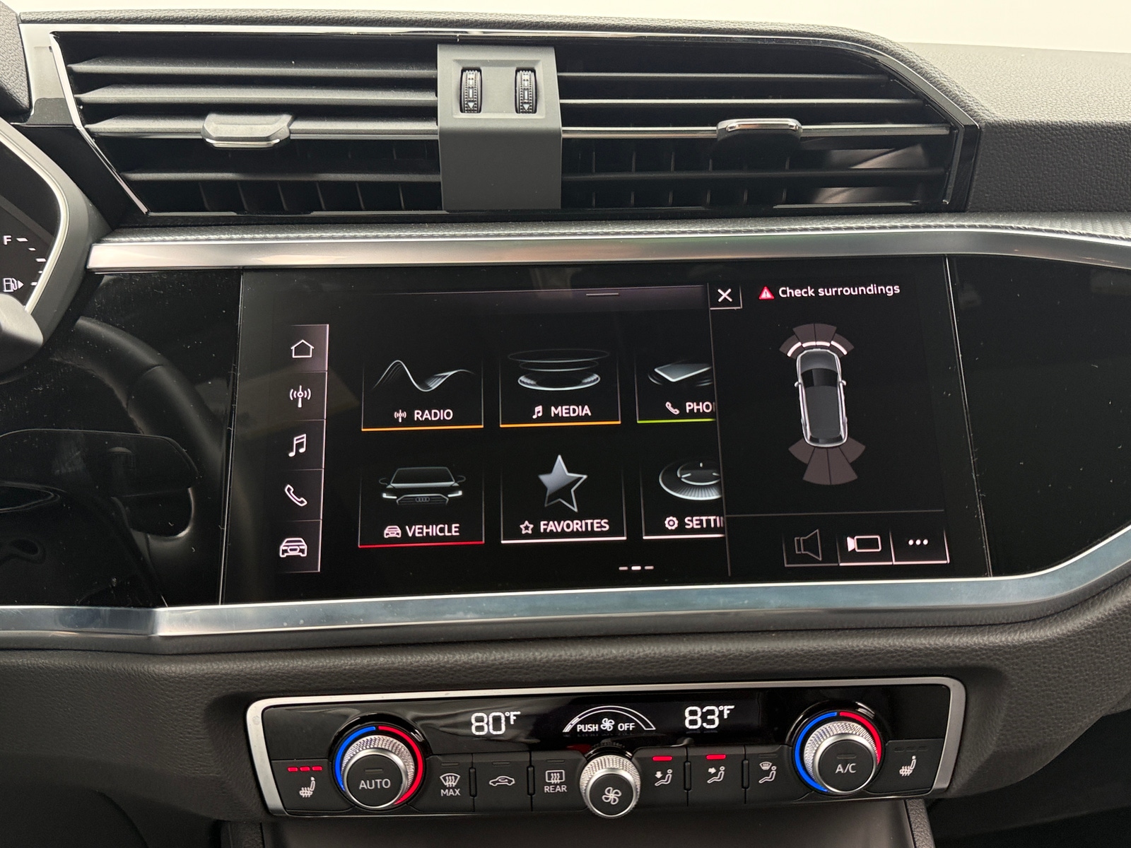 Thumbnail: 2023 Audi Q3 - 3