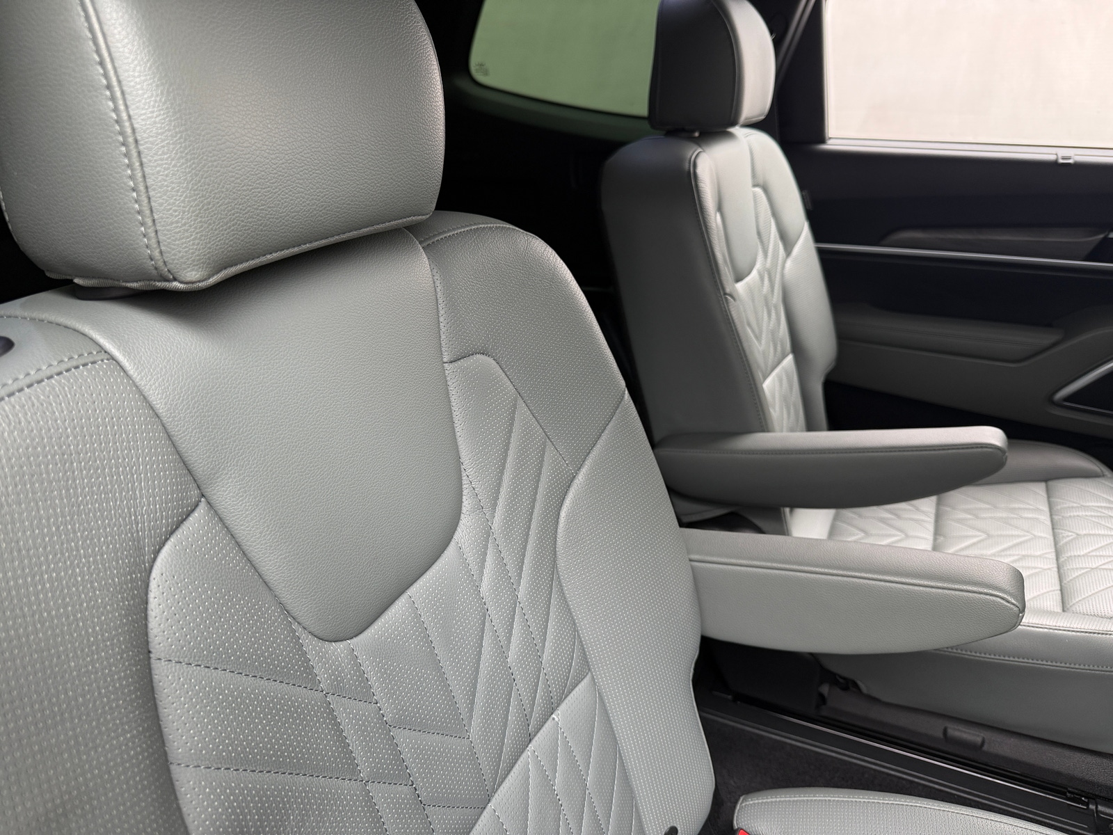 Thumbnail: 2023 Kia Telluride - 5