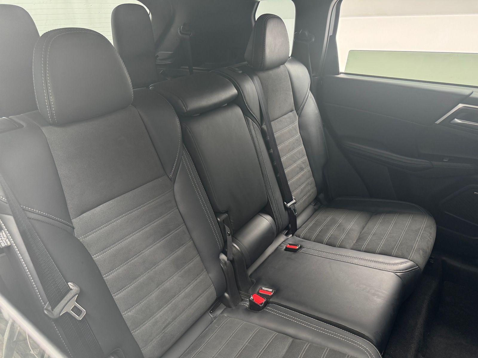 Thumbnail: 2025 Mitsubishi Outlander - 5