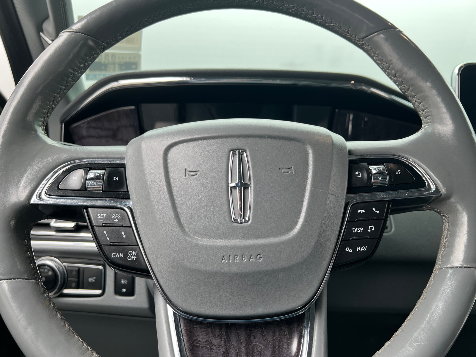 Thumbnail: 2020 Lincoln Navigator L - 4