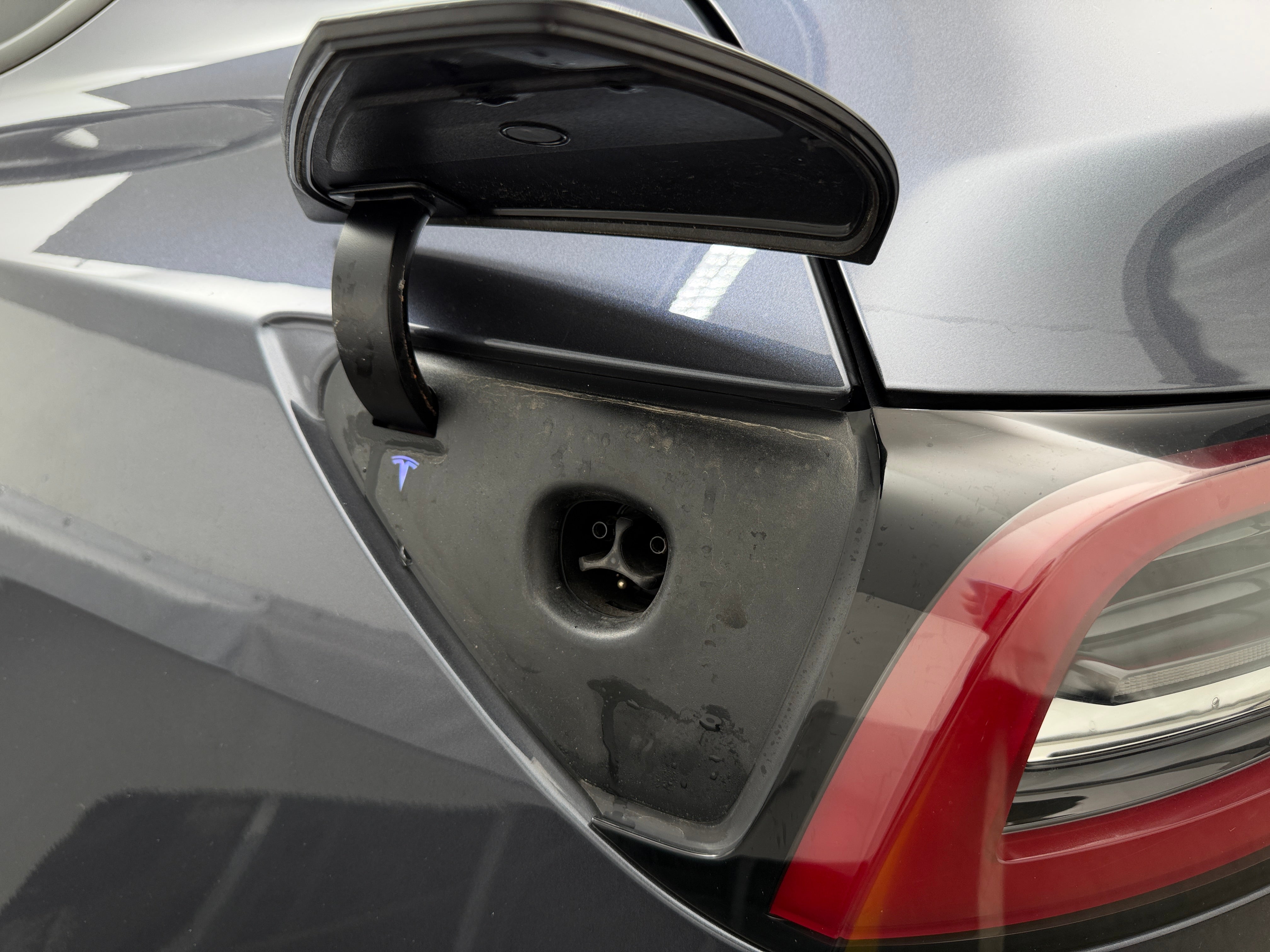 Used 2023 Tesla Model Y Long Range with VIN 7SAYGDEE0PA135260 for sale in Oak Creek, WI