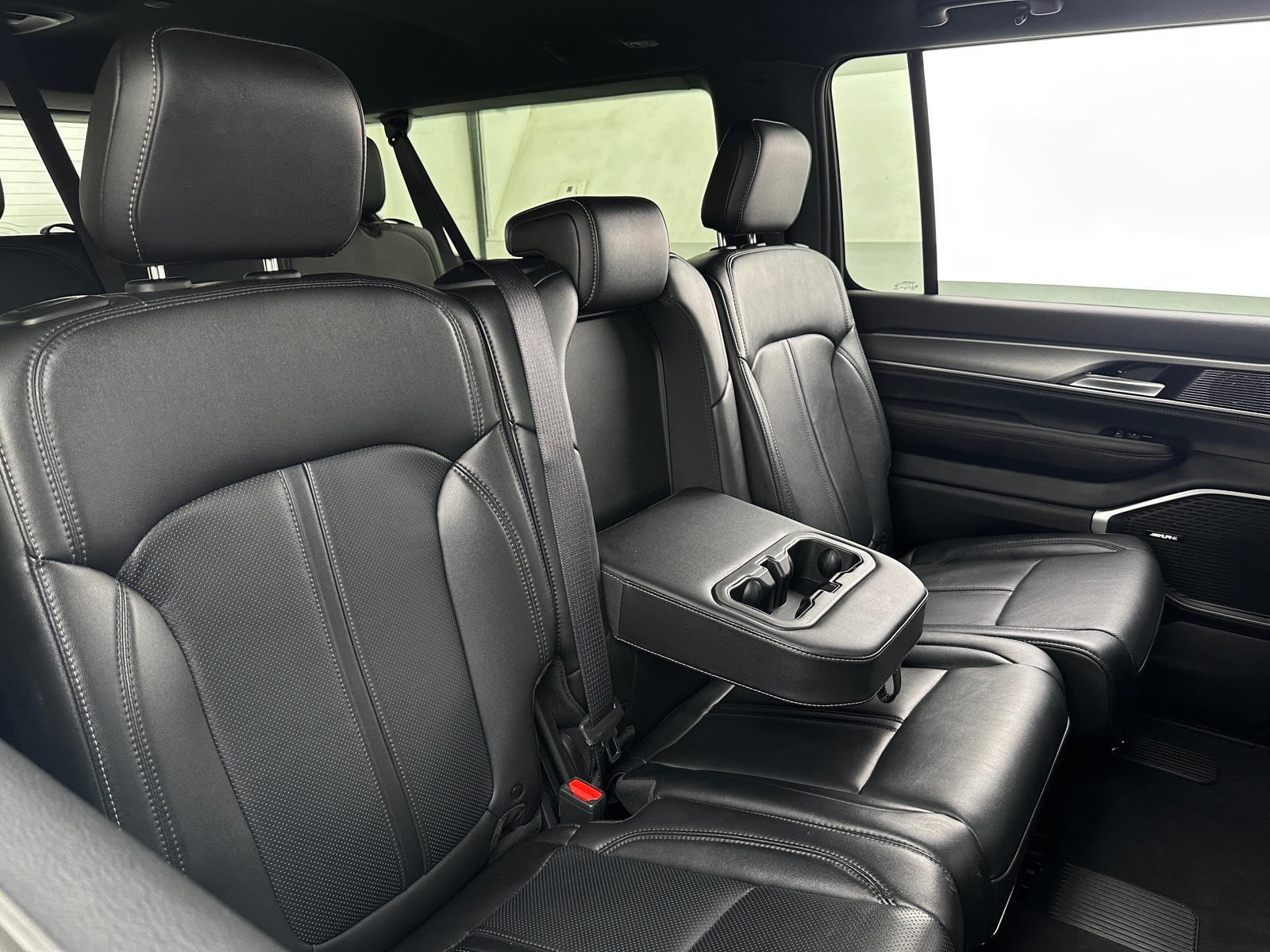 Thumbnail: 2025 Jeep Wagoneer - 5