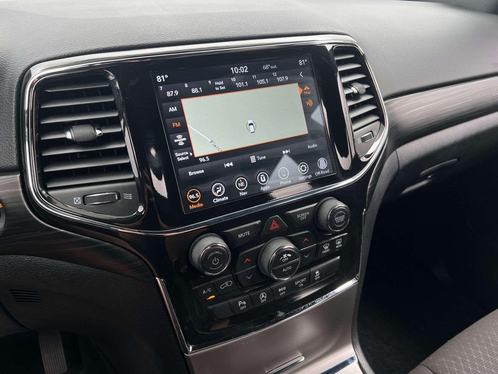 Thumbnail: 2022 Jeep Grand Cherokee - 4