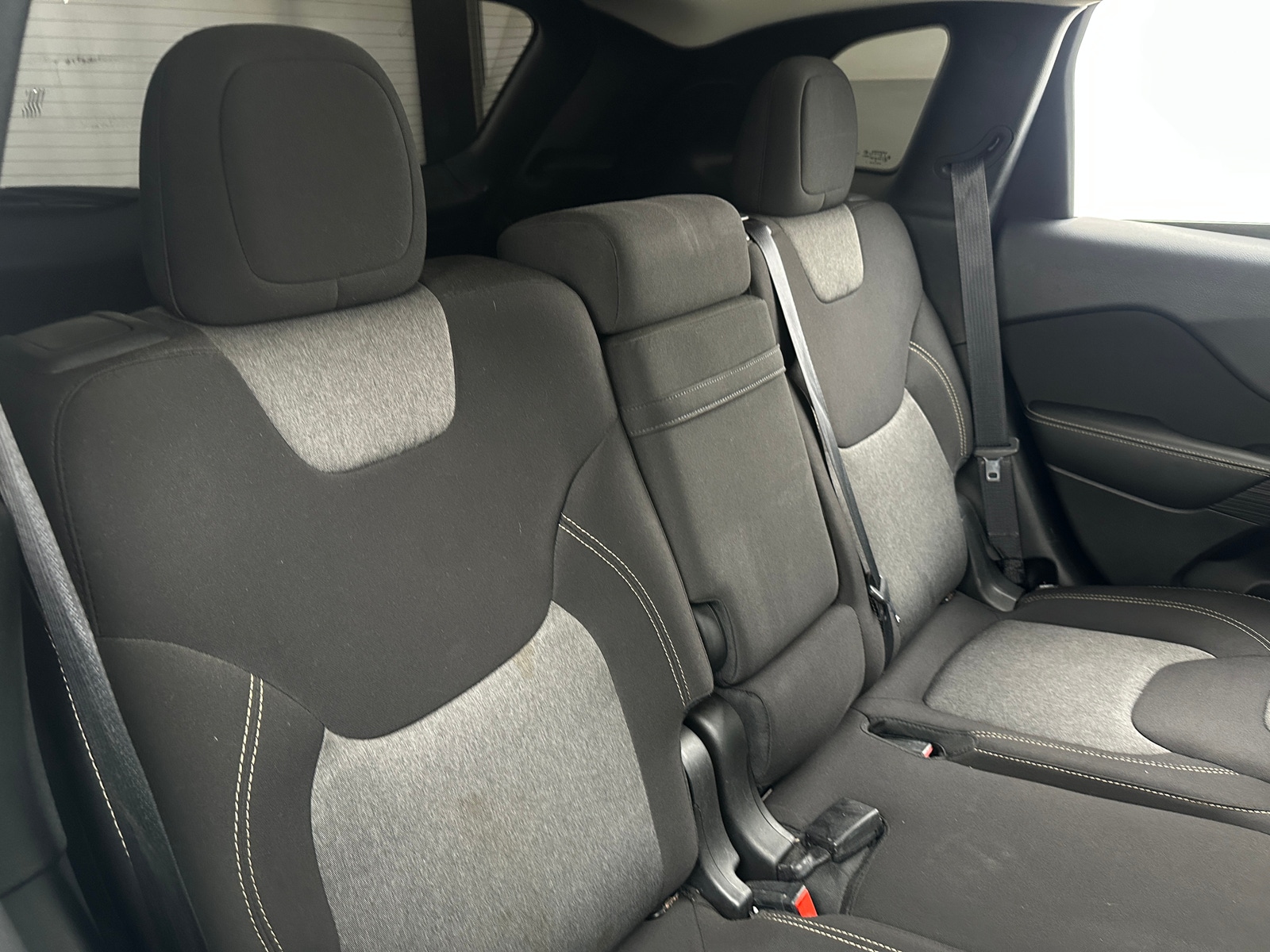 Thumbnail: 2017 Jeep Cherokee - 6