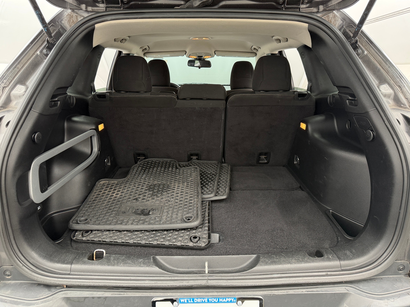 Thumbnail: 2016 Jeep Cherokee - 7