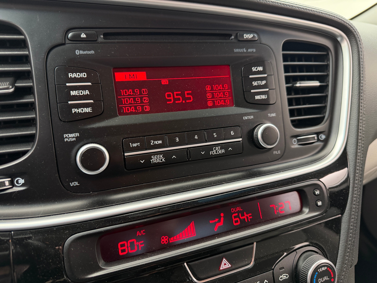 Thumbnail: 2015 Kia Optima - 3