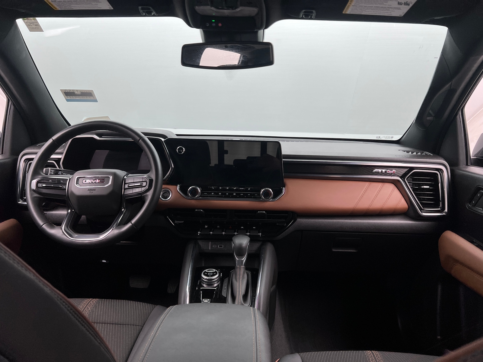 Thumbnail: 2024 GMC Canyon - 3