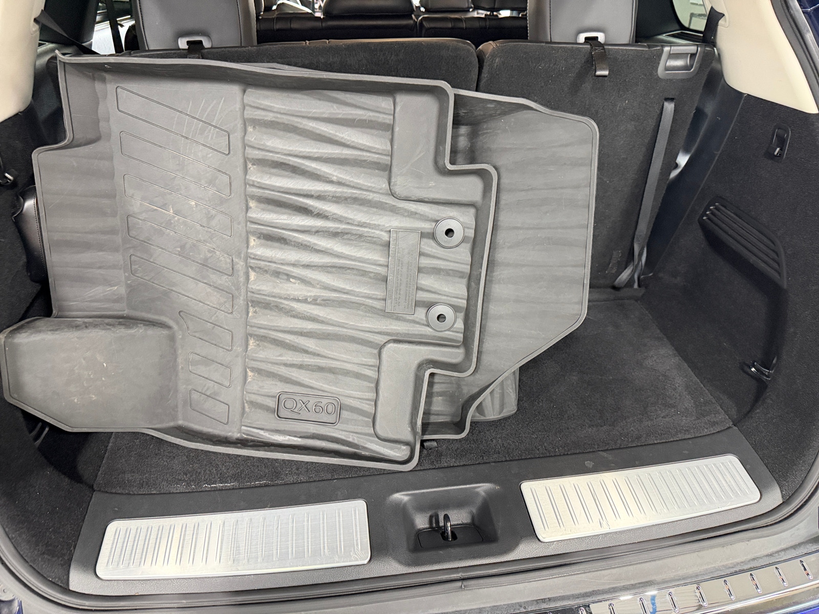 Thumbnail: 2023 INFINITI QX60 - 6