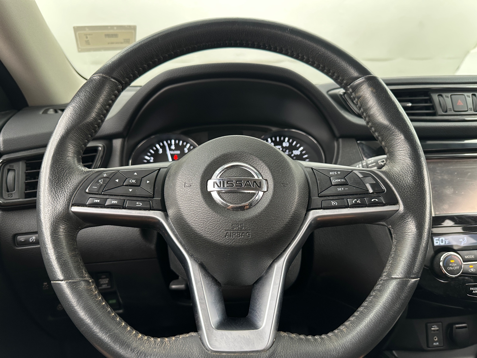 Thumbnail: 2017 Nissan Rogue - 4