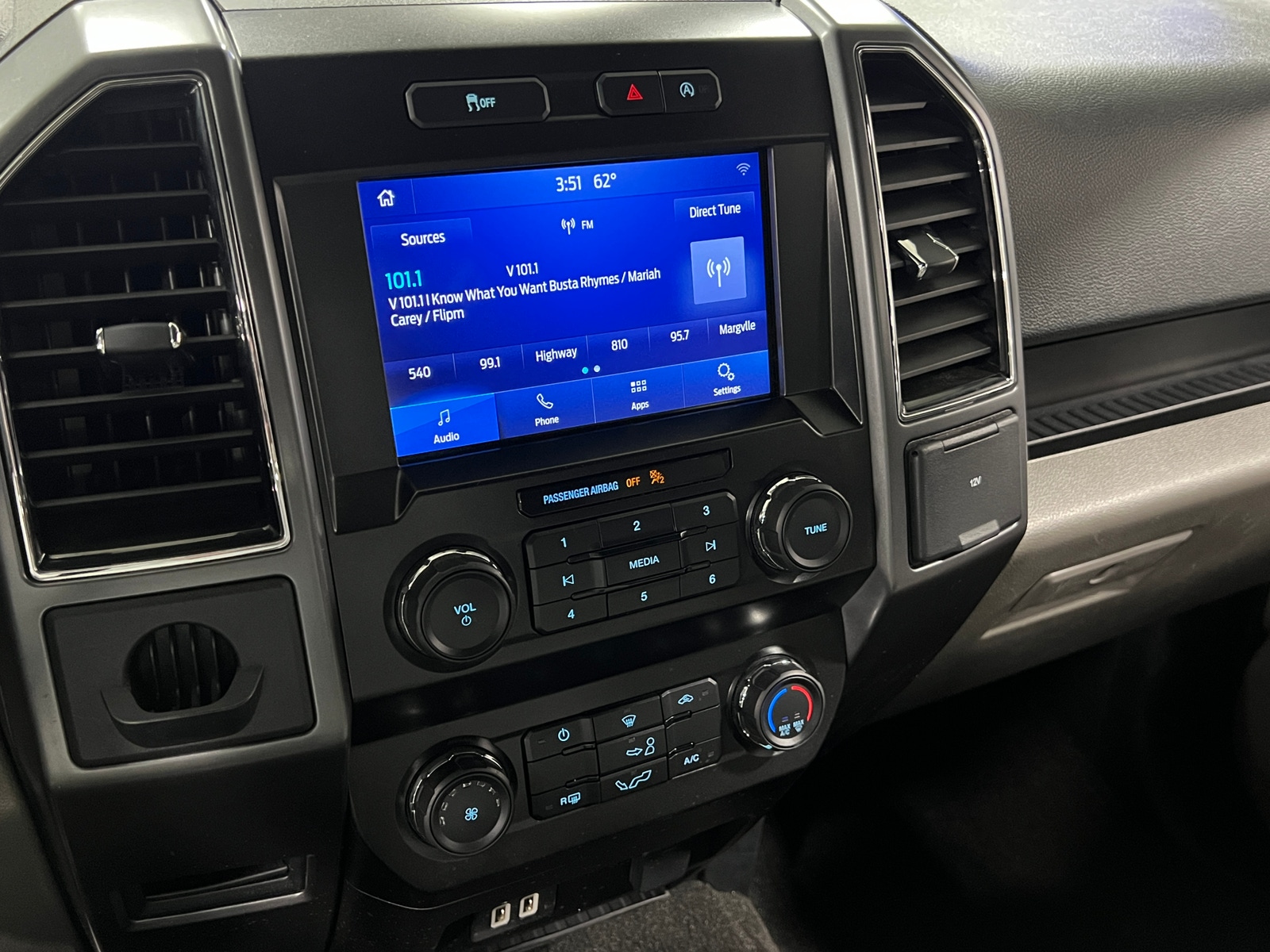 Thumbnail: 2019 Ford Econoline - 4