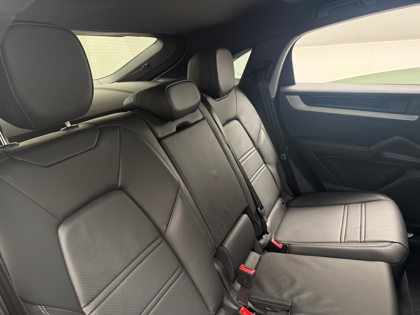 Thumbnail: 2024 Porsche  - 5