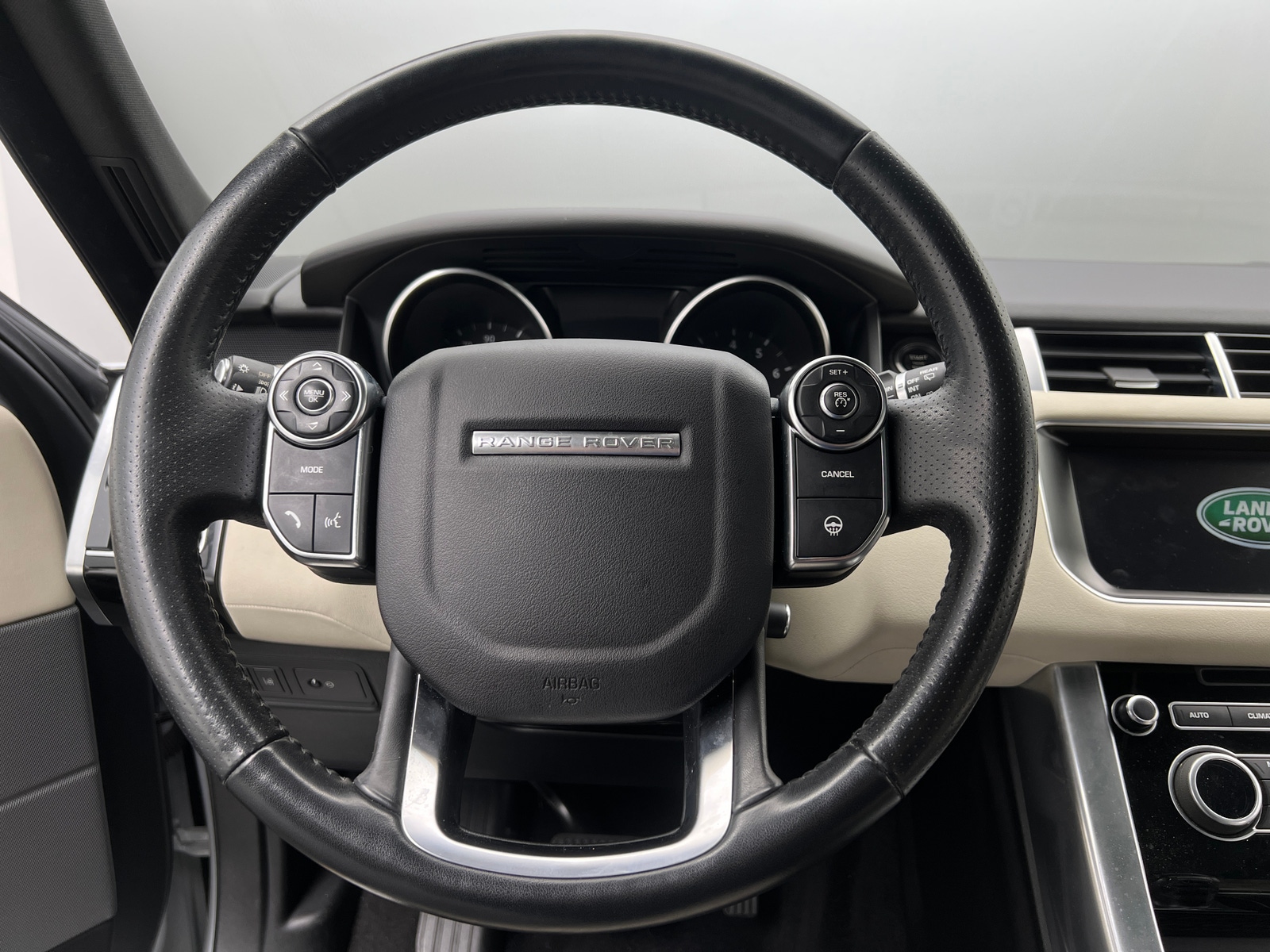 Thumbnail: 2017 Land Rover Range Rover Sport - 4