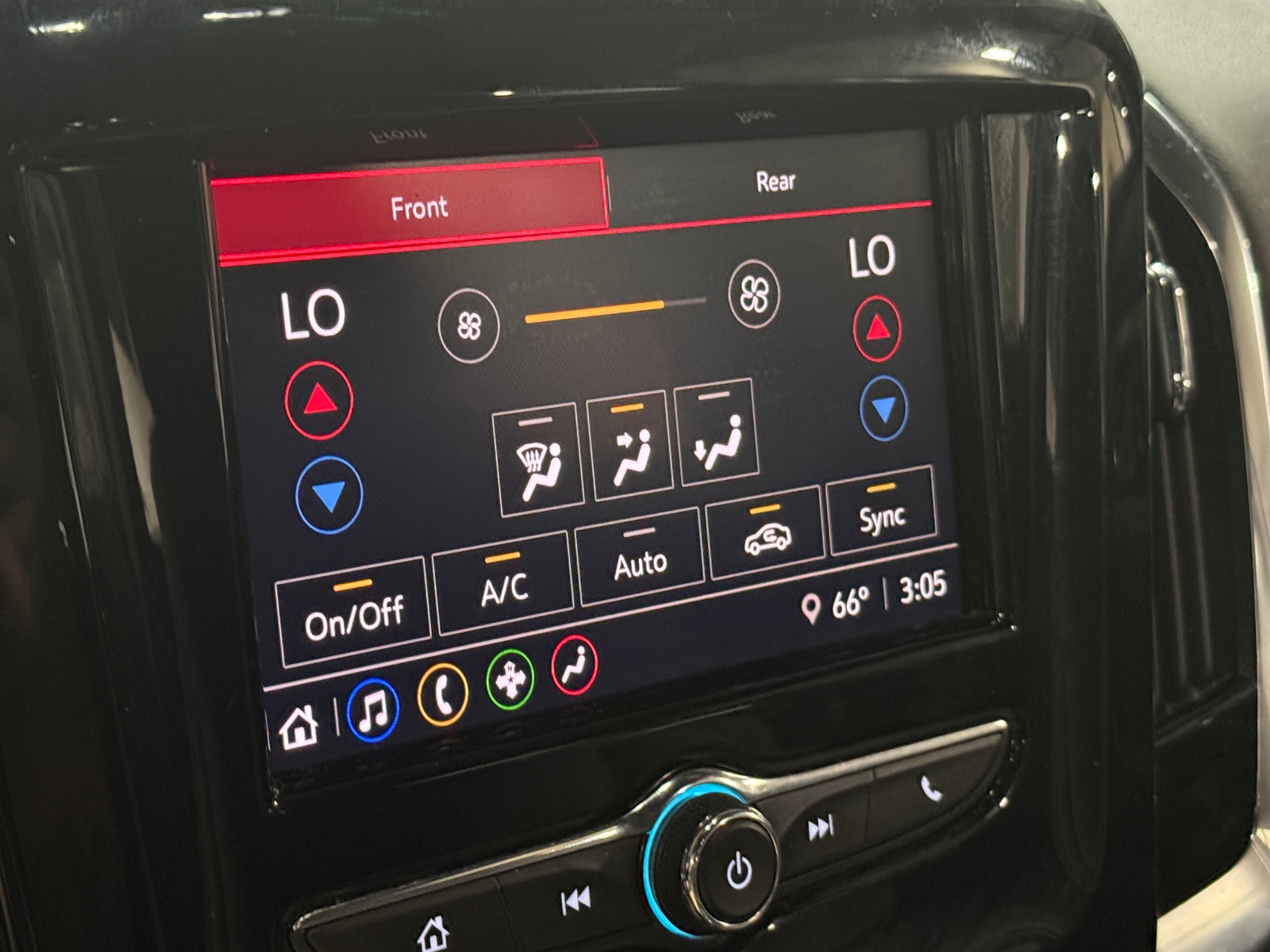 Thumbnail: 2023 Chevrolet Traverse - 4