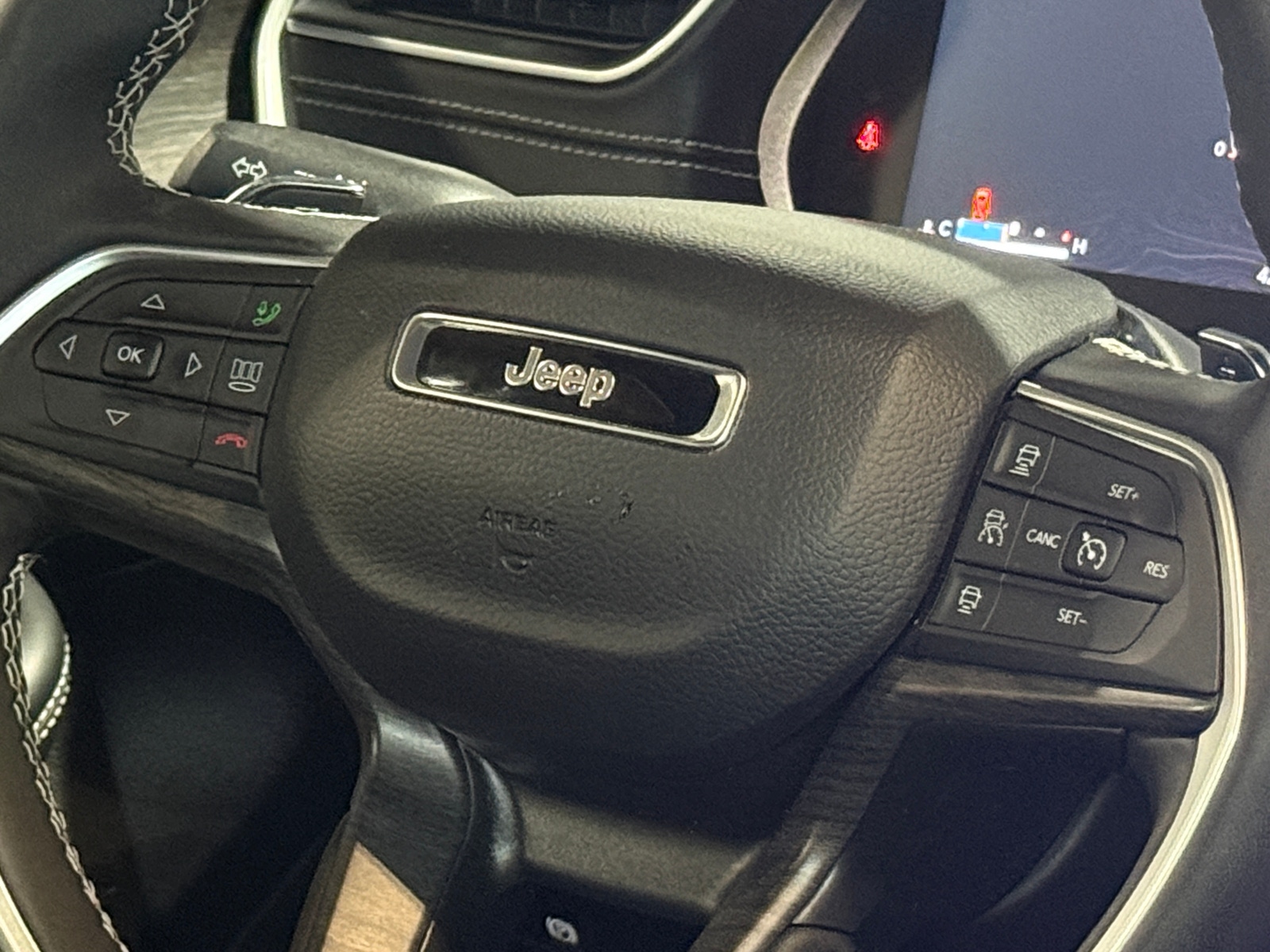 Thumbnail: 2025 Jeep Grand Cherokee - 4