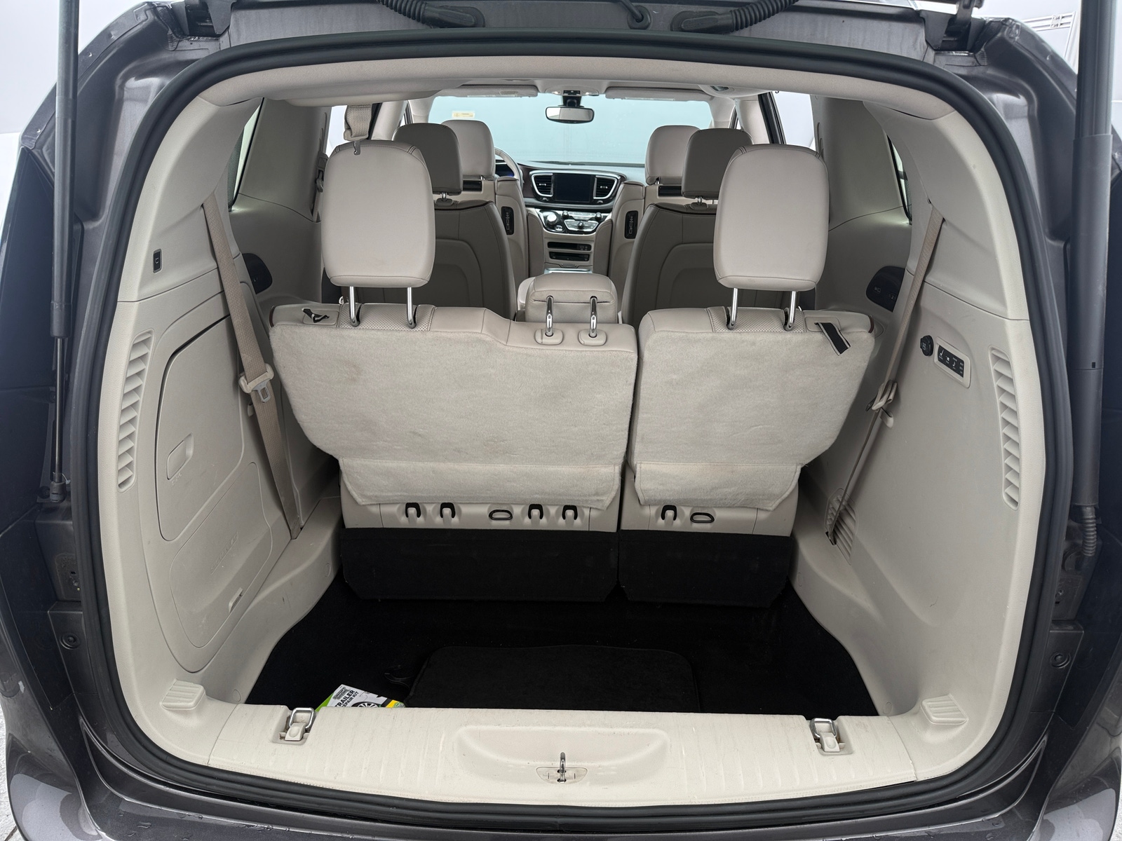 Thumbnail: 2017 Chrysler Pacifica - 6