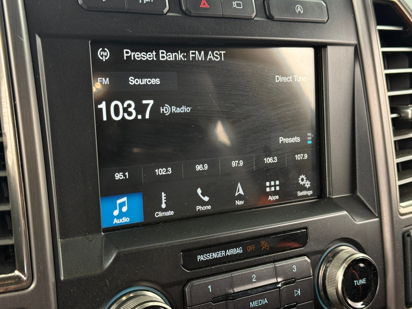 Thumbnail: 2018 Ford Econoline - 3