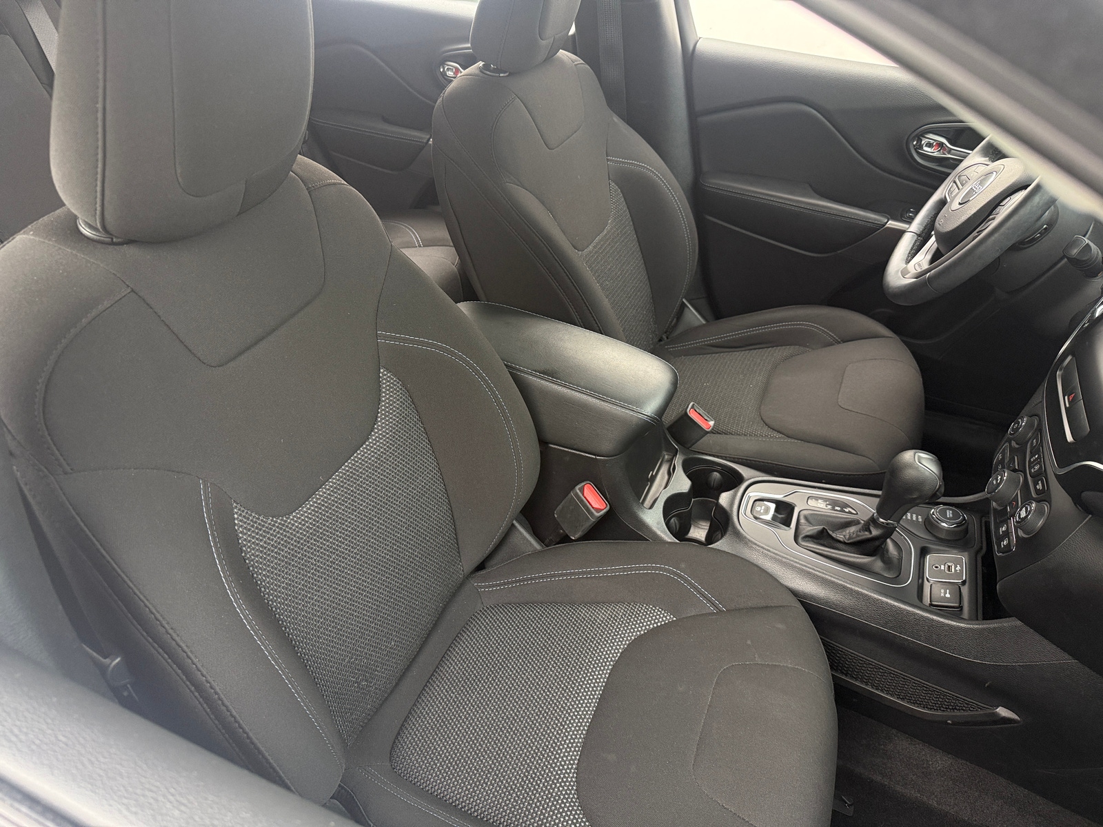 Thumbnail: 2019 Jeep Cherokee - 2