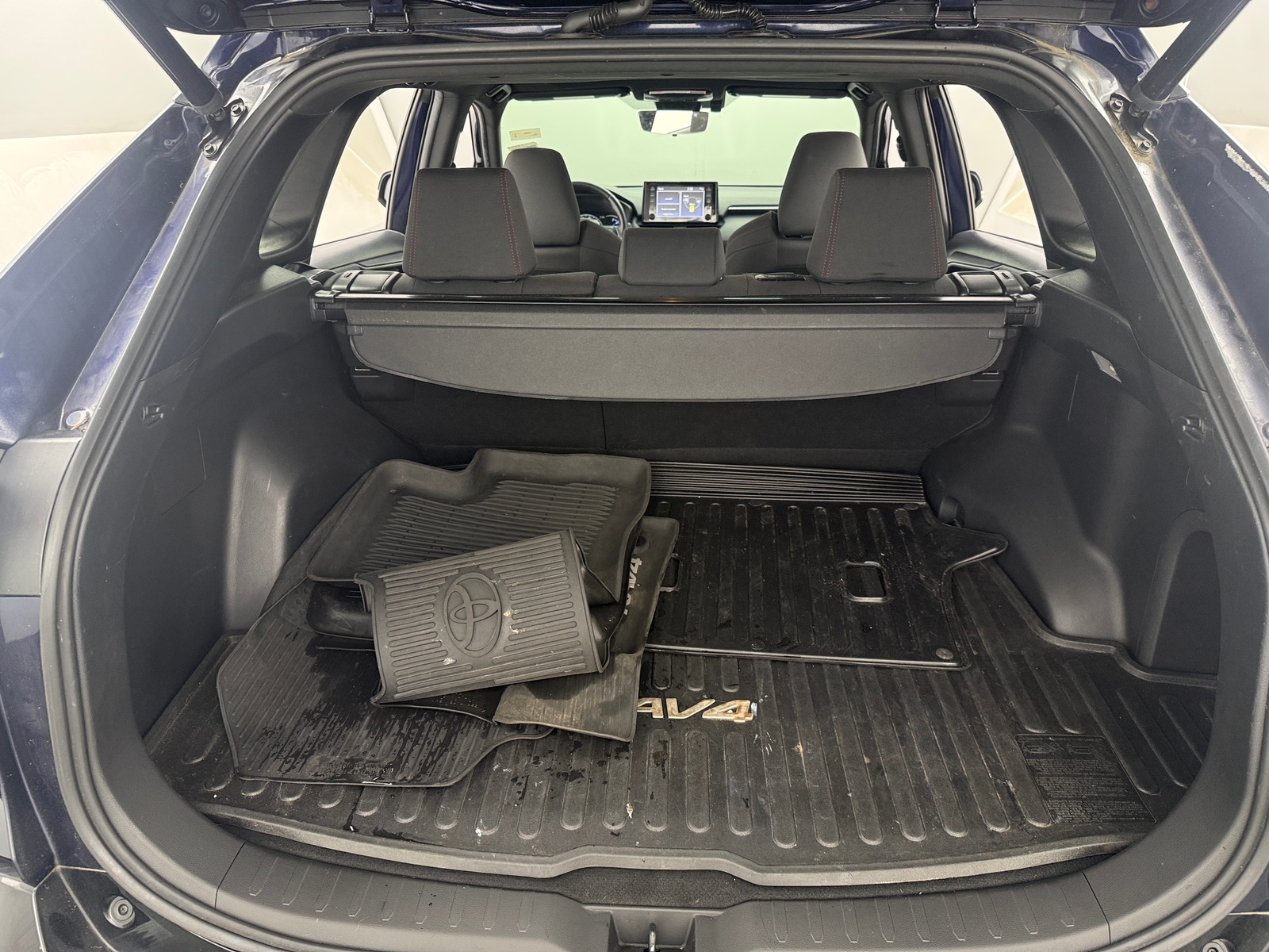 Thumbnail: 2021 Toyota RAV4 - 7