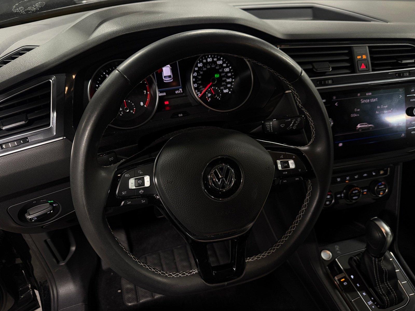 Thumbnail: 2021 Volkswagen Tiguan - 4