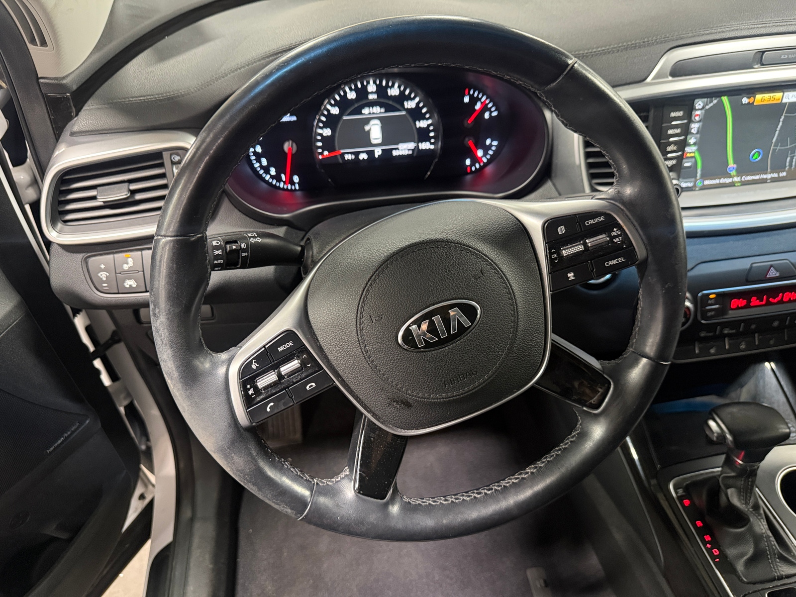 Thumbnail: 2019 Kia Sorento - 4
