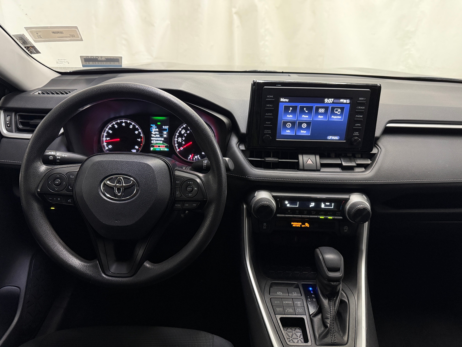 Thumbnail: 2019 Toyota RAV4 - 3