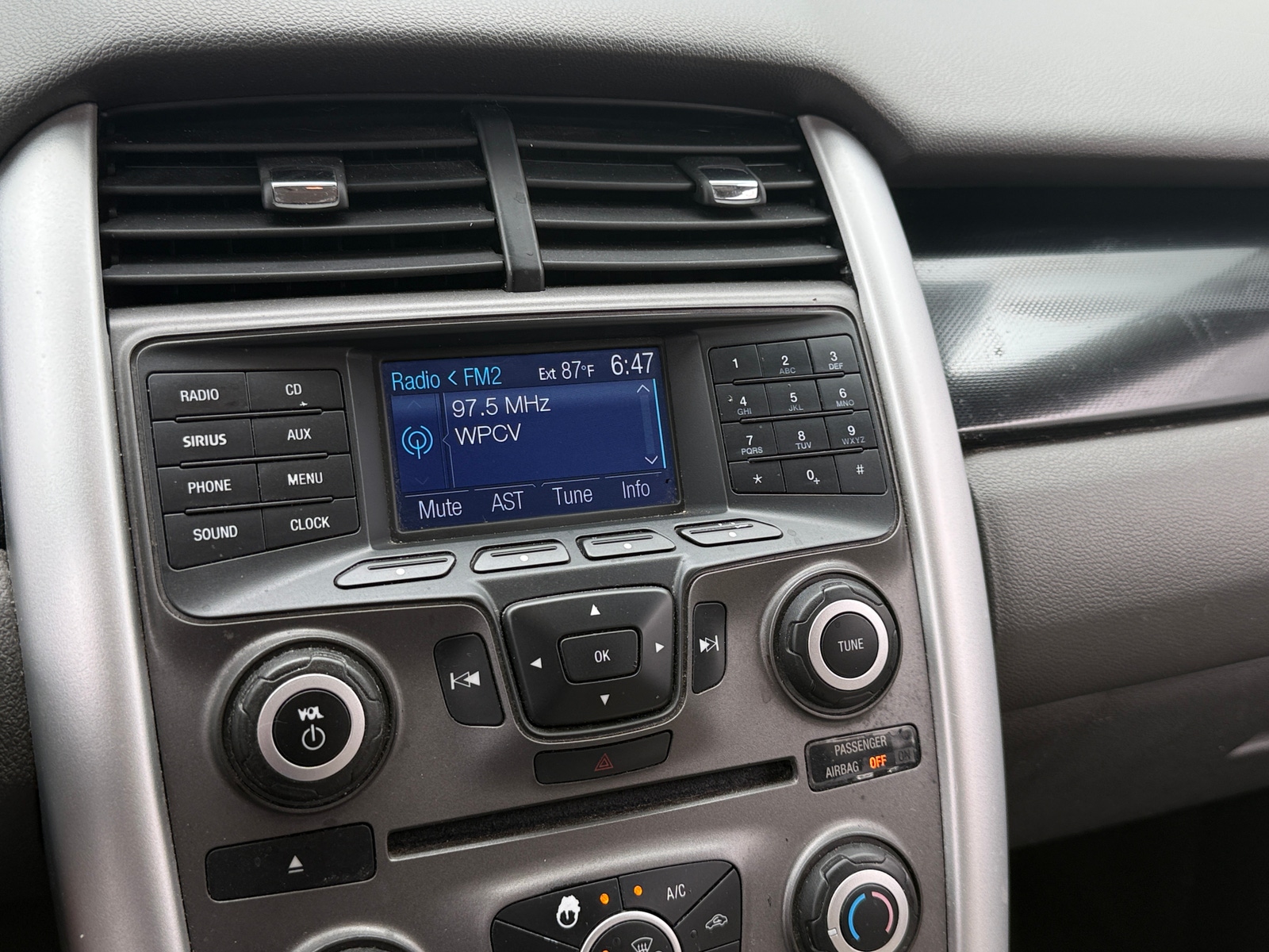 Thumbnail: 2013 Ford Edge - 4