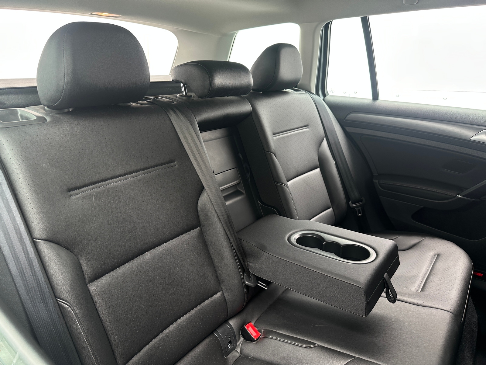 Thumbnail: 2018 Volkswagen e-Golf - 5